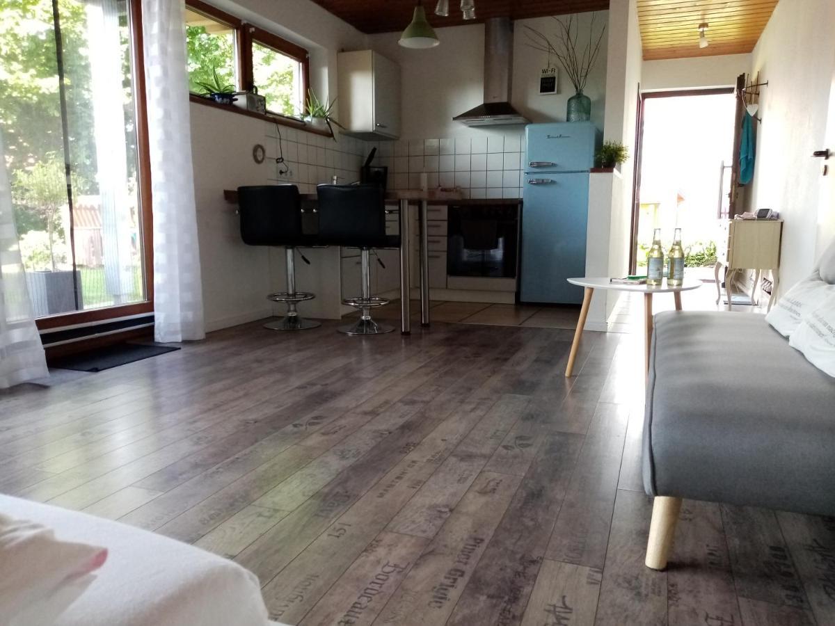 Schoene Einzimmer Wohnung Zwischen Bodensee Und Allgaeu Neukirch  Exterior photo